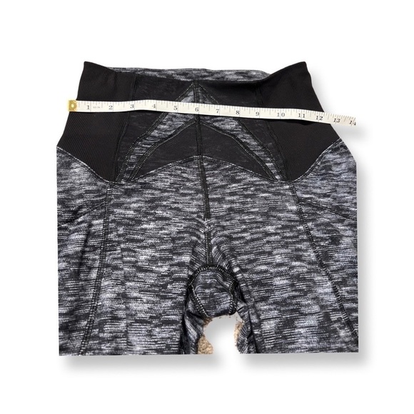 Lululemon exquisite crop dramatic static white black / black - Picture 13 of 14